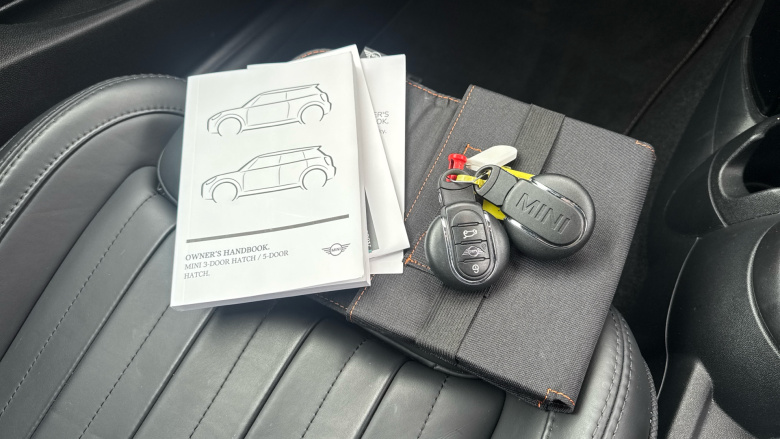 MINI Hatchback 1.5 Cooper Exclusive Premium 3dr Auto Petrol Hatchback